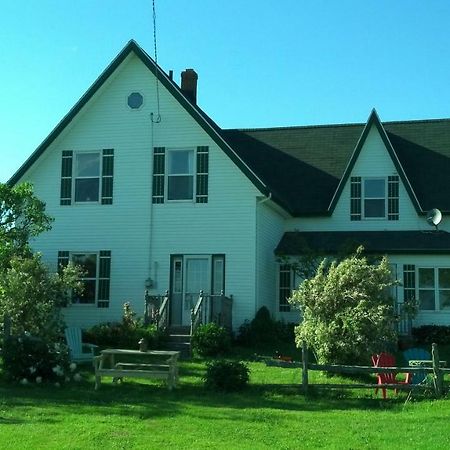 Lovely Green Gable Home Miscouche Luaran gambar